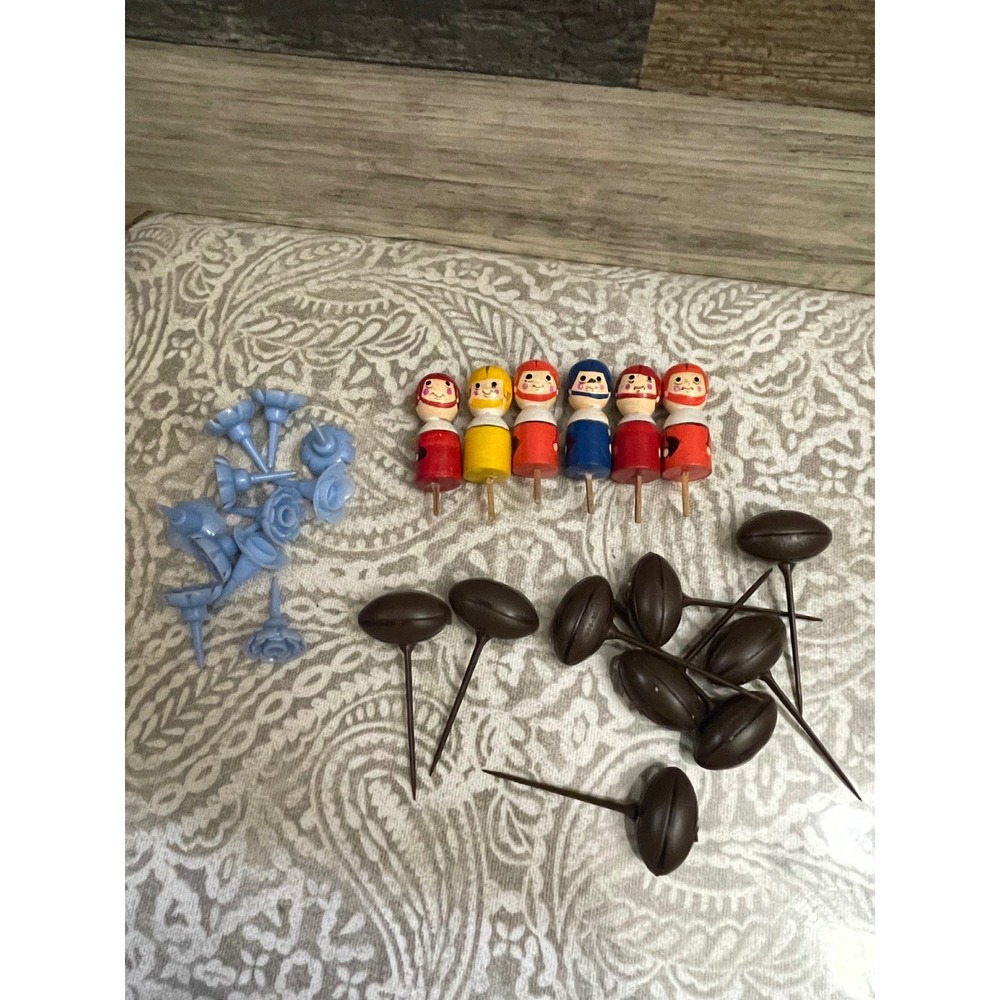 Vintage 1974 WEI Football cake toppers‎ Figures Players candle holders